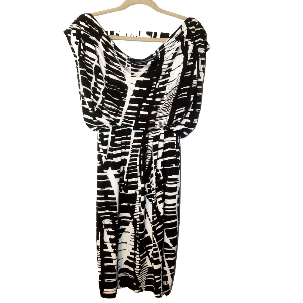 Saint Tropez West Abstract Black/White Stretch A-Line Elastic Waist Dress Size 8